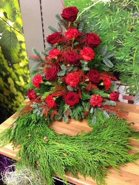 Størri liggji kransur við bandið